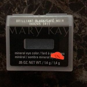 Mary Kay Mineral Brilliant Black